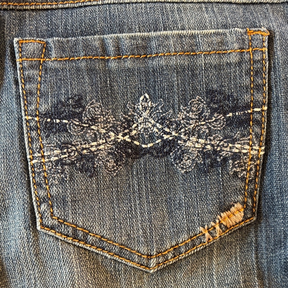 Mudd Dark Blue Flared Jeans for Women NWTS Size 9 Distressed - Picture 7 of 12